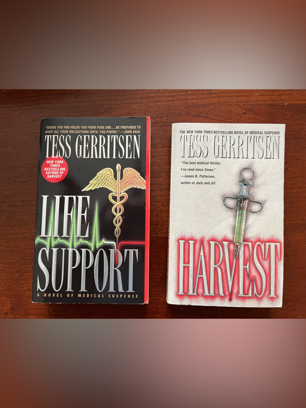 Paperback books - Life Support & Harvest (Two-Book Lot) - Tess Gerritsen